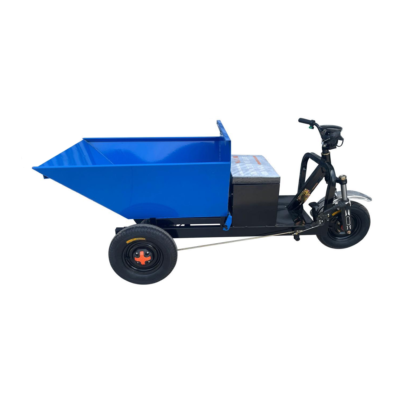 Garbage pickup truck